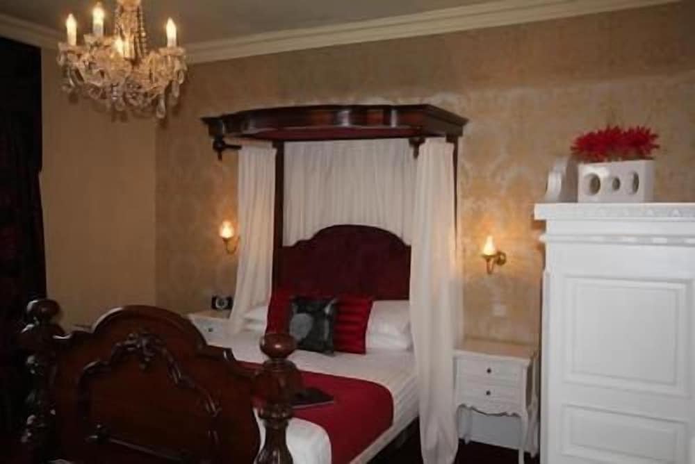 The Lilly Restaurant With Rooms 2