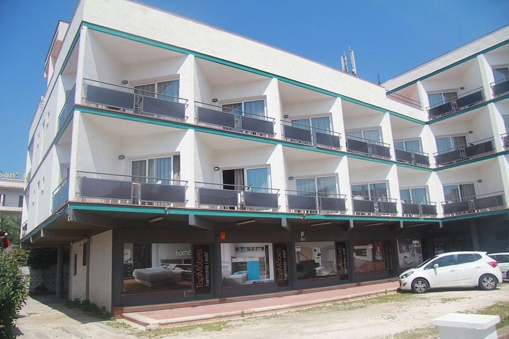 Aparthotel Els Molins 1