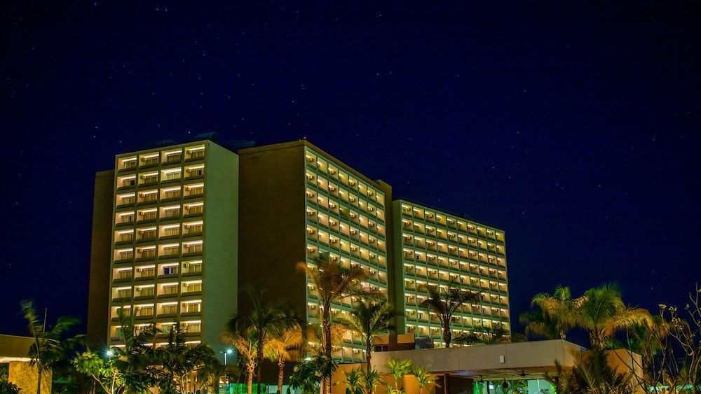 Hot Beach Resort 2