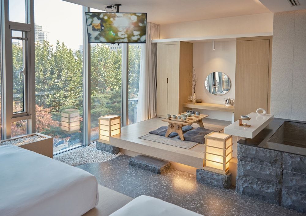 UH Suite The Seoul 1