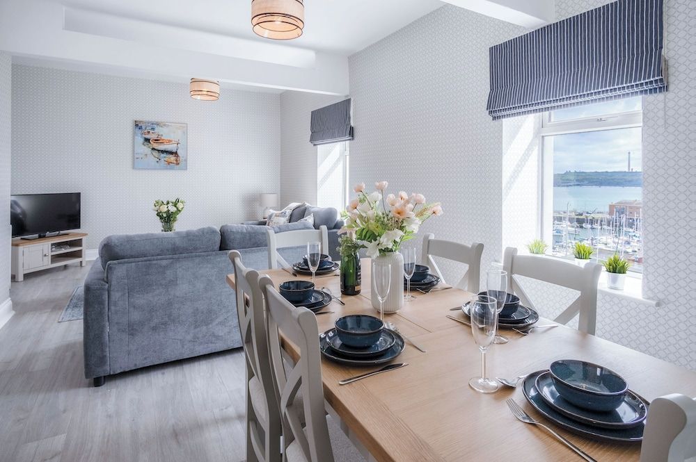 Beach Haven Hideout - 2 Bedroom - Milford Haven 1