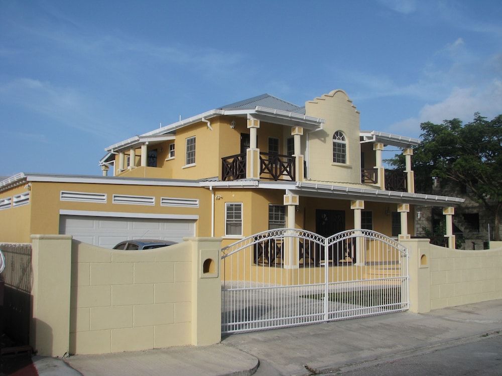 Maya's Bajan Villas - Unit B 1