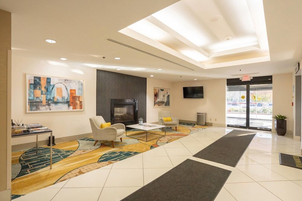 Elimwood Hotel, a Ramada by Wyndham 2