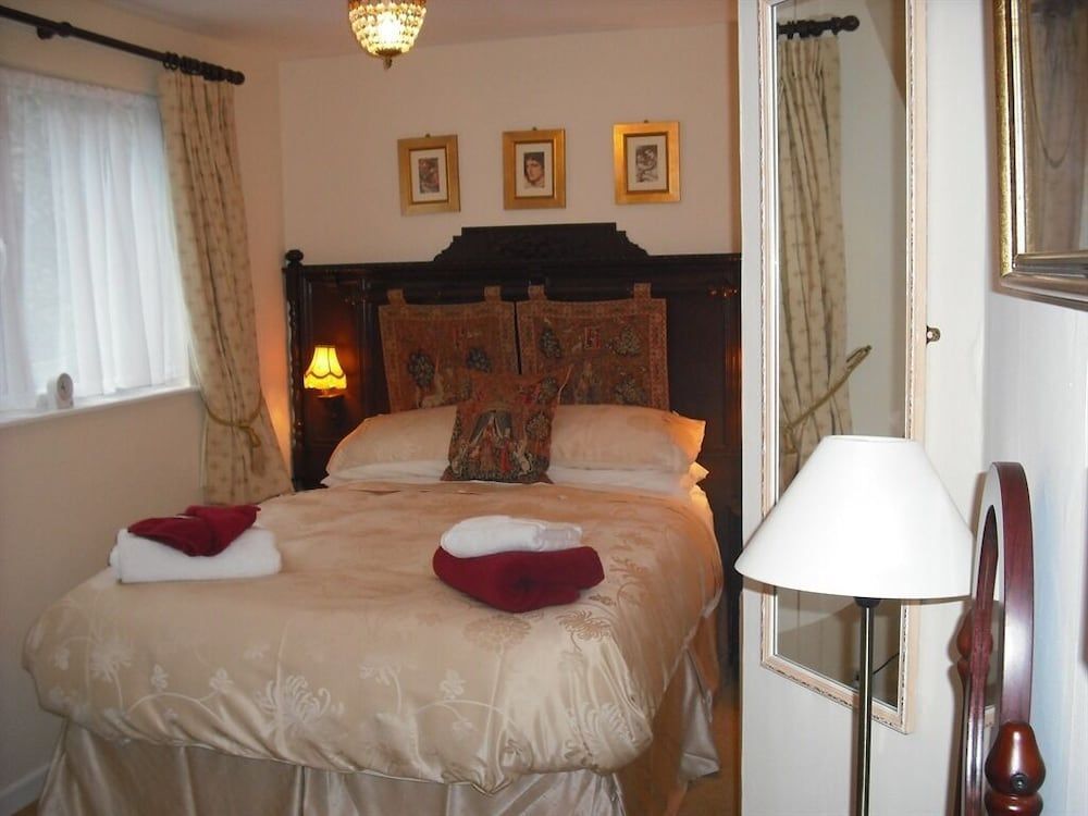 Dolphin Guest House 2