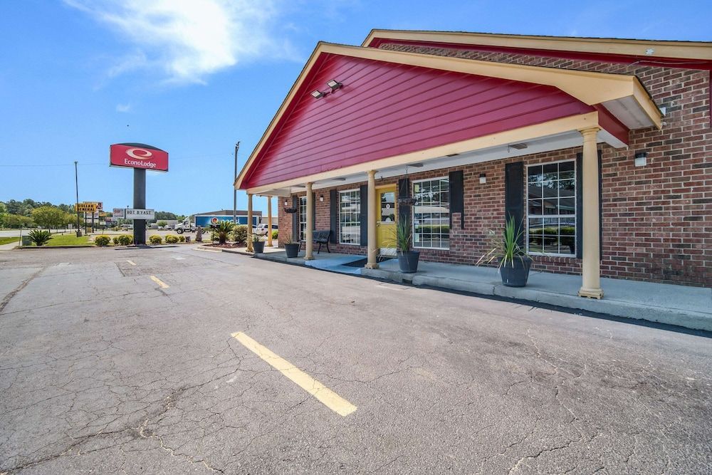 Econo Lodge Santee 1