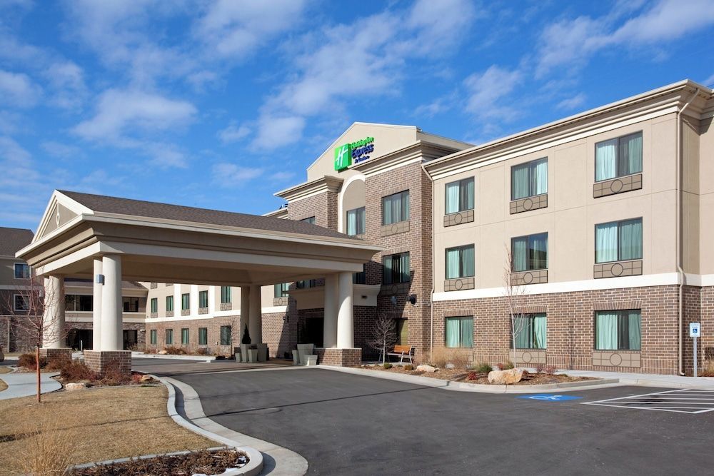 Holiday Inn Express & Suites SALT LAKE CITY WEST VALLEY by IHG 1