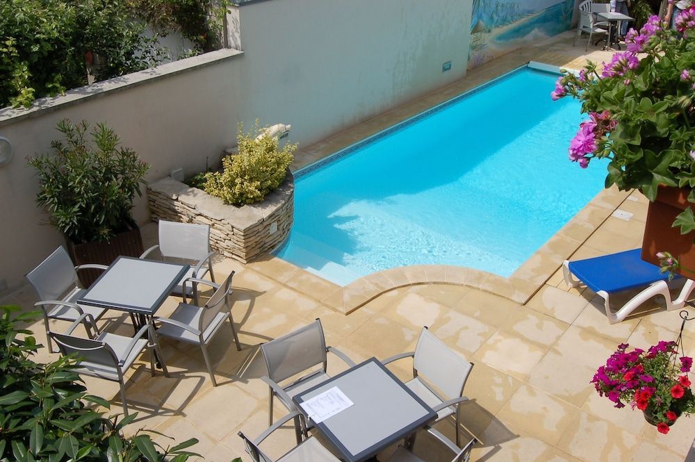Logis Hôtel Au Tambour 1