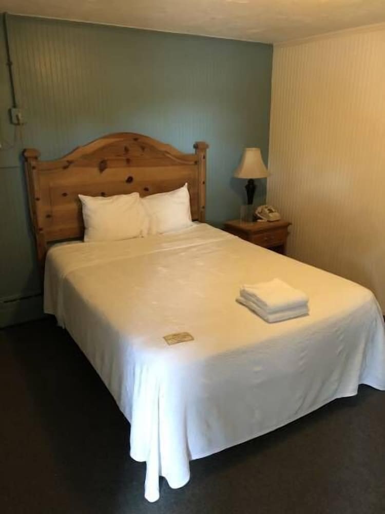The Walpole Motel 2