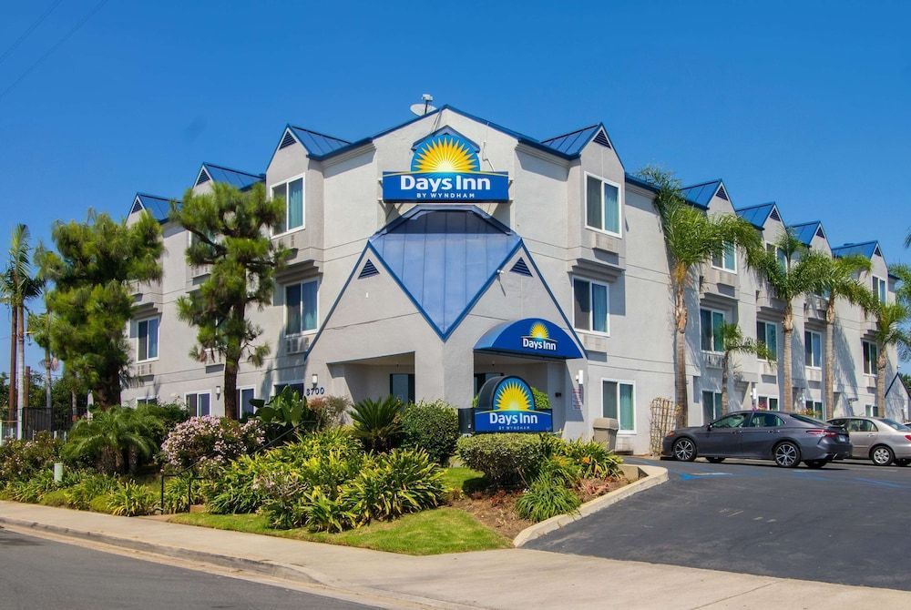 Days Inn by Wyndham Carlsbad 1