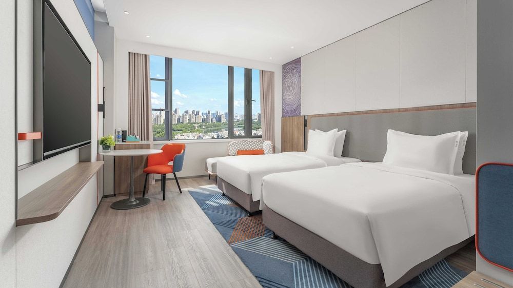 Holiday Inn Express Wuhan Jinyin Lake 2