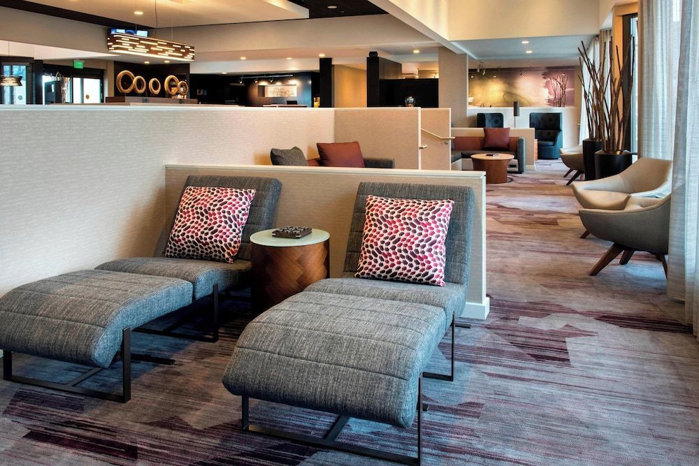 Courtyard by Marriott Chicago Naperville 2