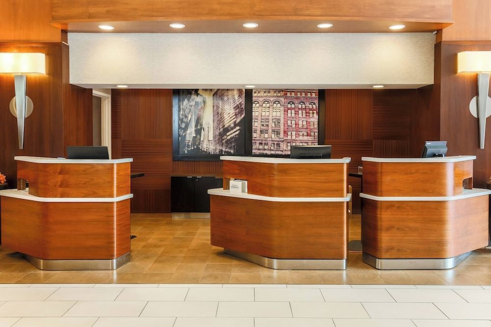 Courtyard by Marriott Pittsburgh Downtown 2