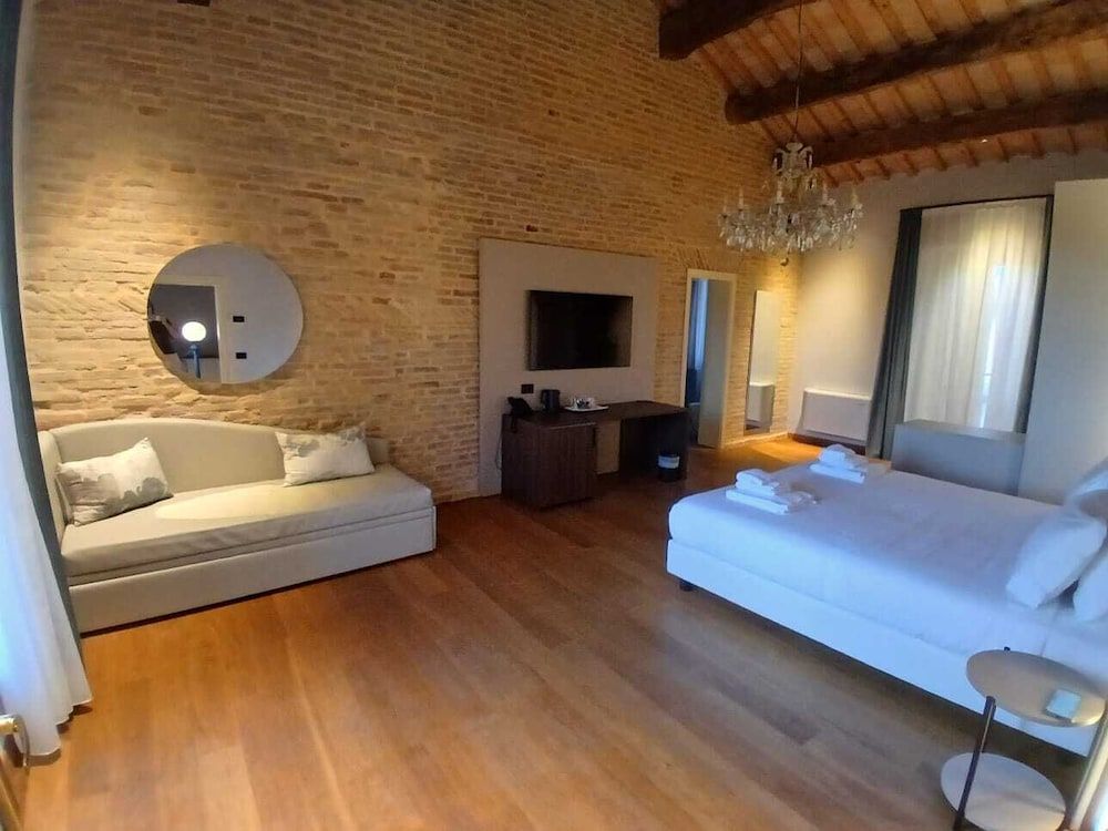 Villa Roncuzzi 1