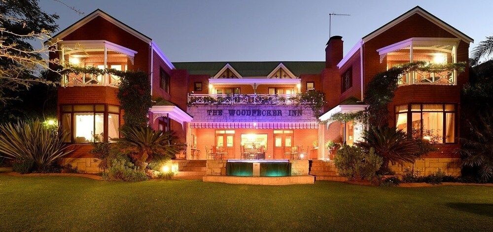 The Woodpecker Inn 1