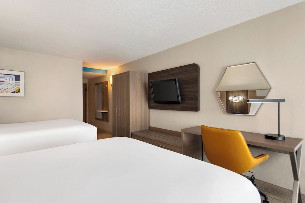 Holiday Inn Express & Suites FREDERICKSBURG by IHG 2