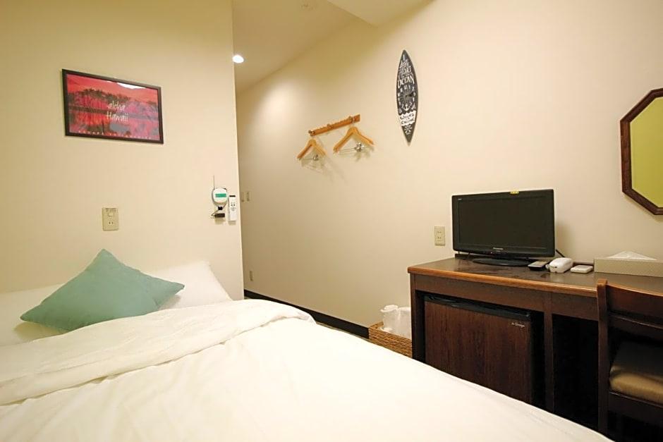 Okubo Hotel Hawaii 1
