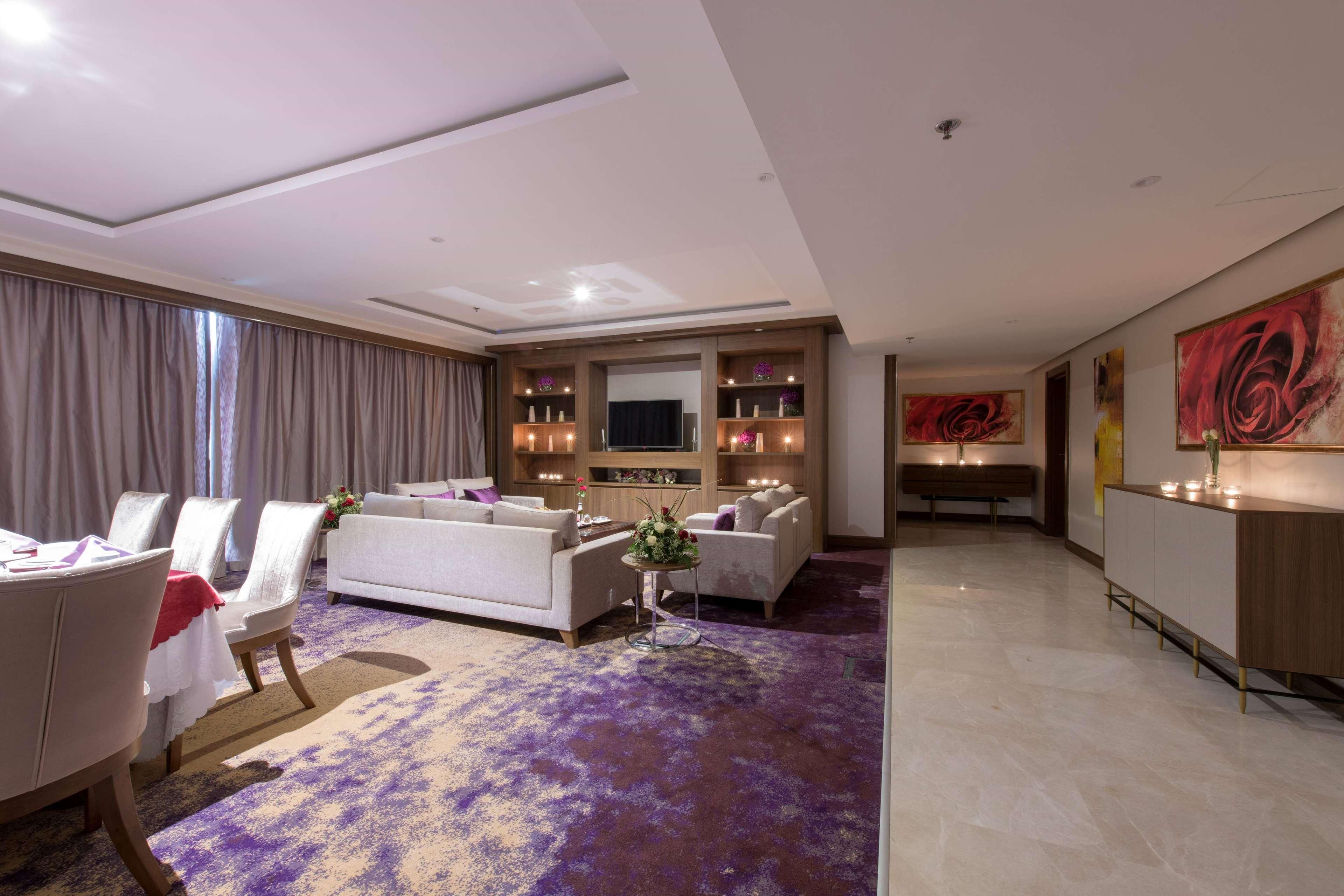 Ramada by Wyndham Continental Jeddah 2