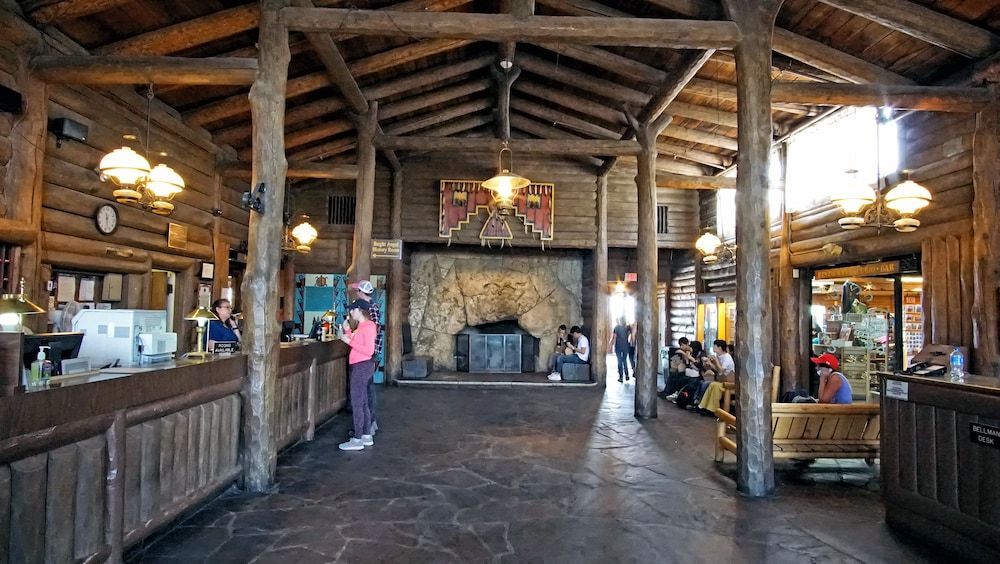 Thunderbird Lodge - Inside the Park 2