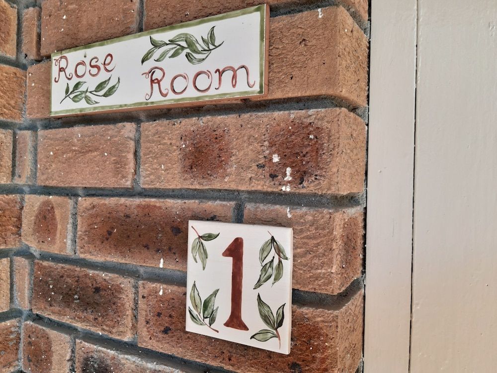Rustic Manor Guest House 1
