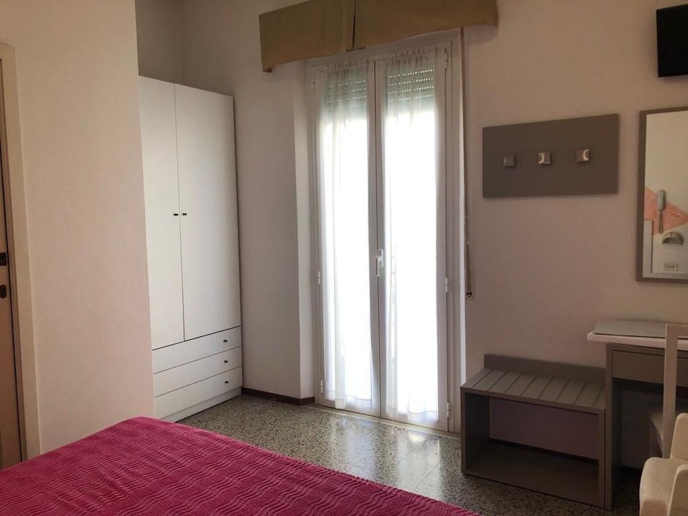 Alevon Hotel 2