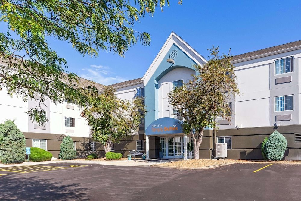 Sonesta Simply Suites St Louis Earth City 1
