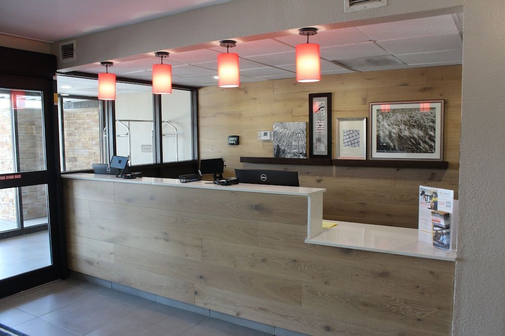 Country Inn & Suites by Radisson, Dunbar - Charleston 2