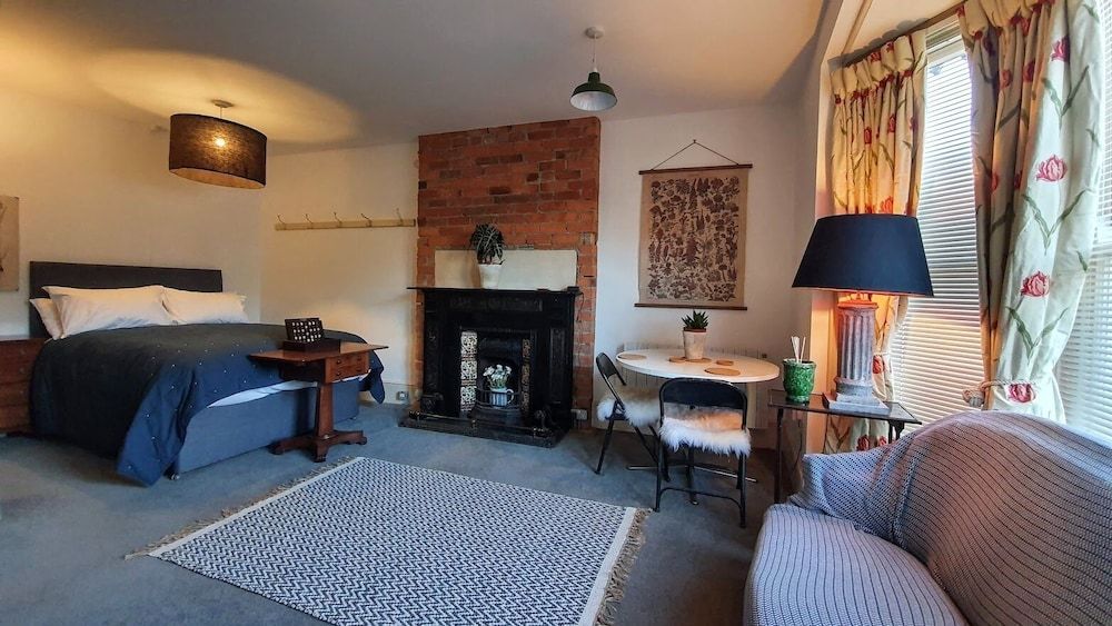Stylish town centre apartments 1