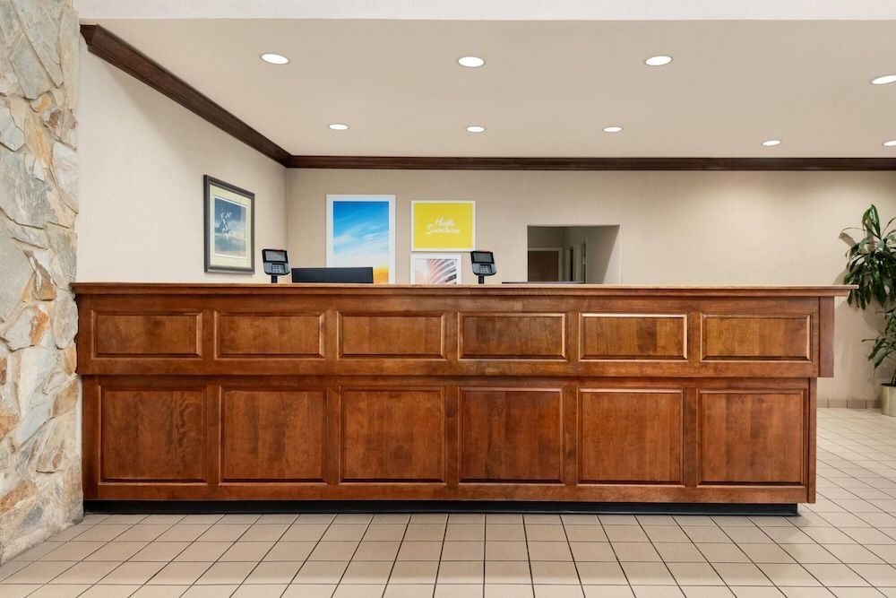 Days Inn by Wyndham Lexington 2