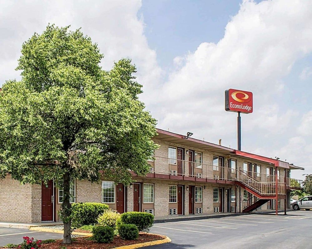 Econo Lodge Columbus West 1