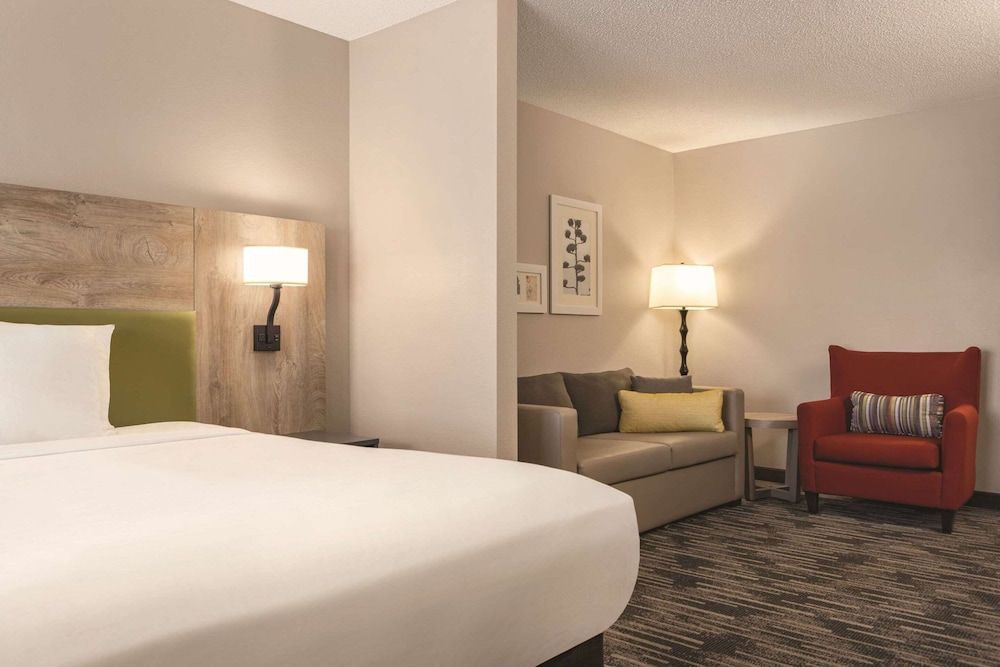 Country Inn & Suites by Radisson, St Cloud East, MN 1