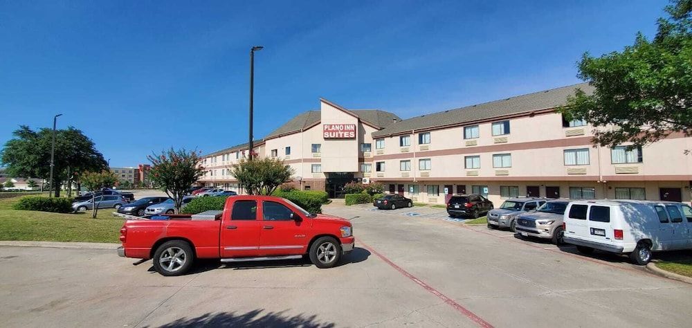 Plano Inn & Suites 1
