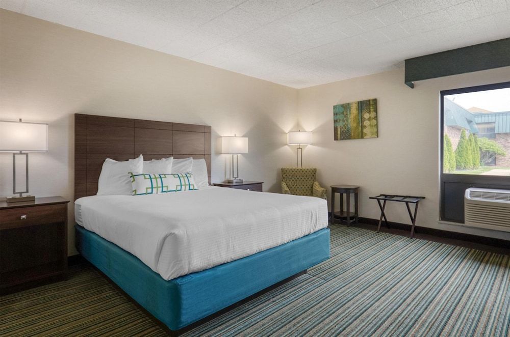 Best Western Woodhaven Inn 1
