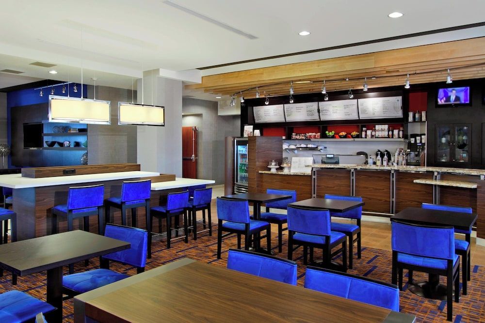 Courtyard by Marriott Victoria 1