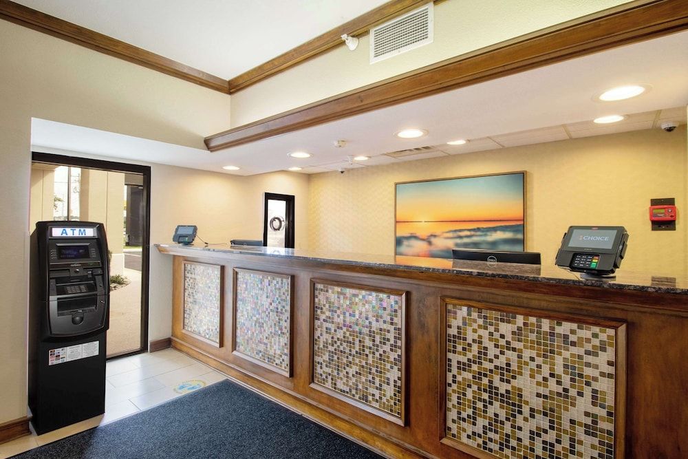 Econo Lodge Inn & Suites Foley-North Gulf Shores 2