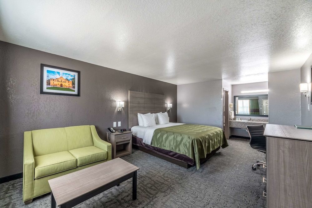 Quality Inn I-10 East near Frost Bank Center 1