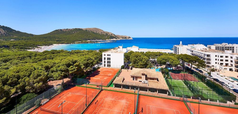 Hotel & Spa S'Entrador Playa 1