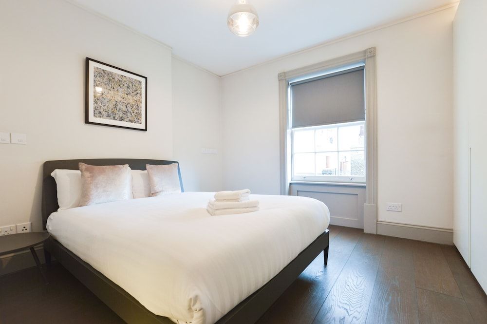 Soho Luxury 1 Bedroom Apartment 2