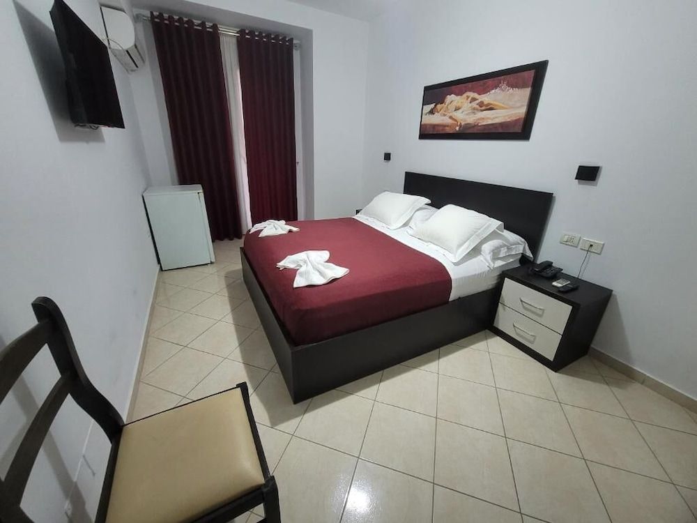 Haris Hotel 2