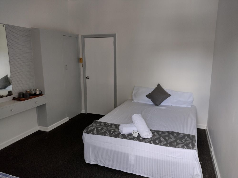 Ayr Hotel 2