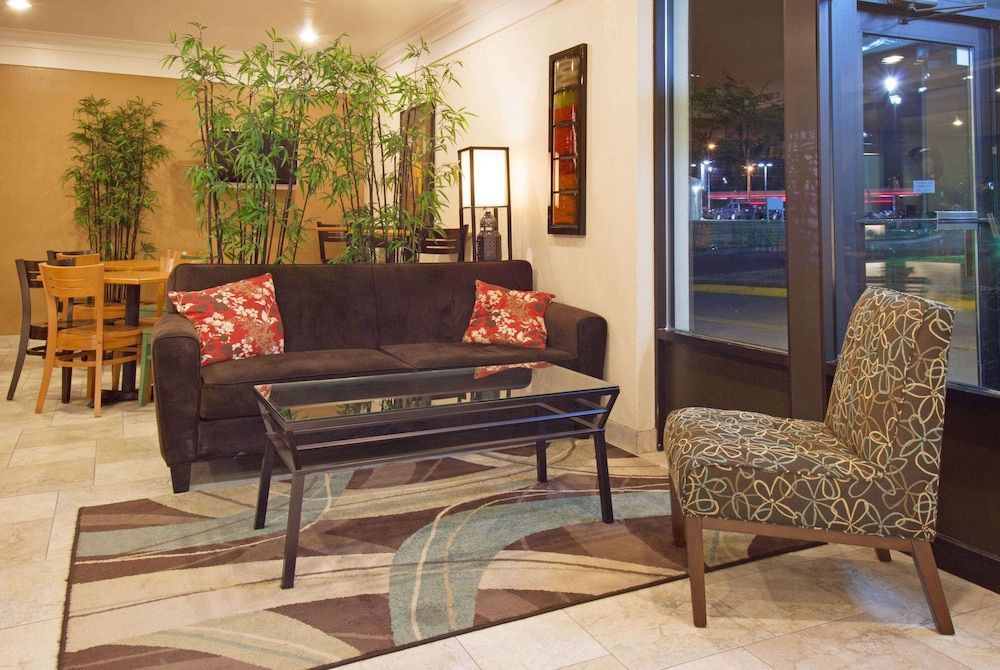 AmericInn by Wyndham Johnston Des Moines 2
