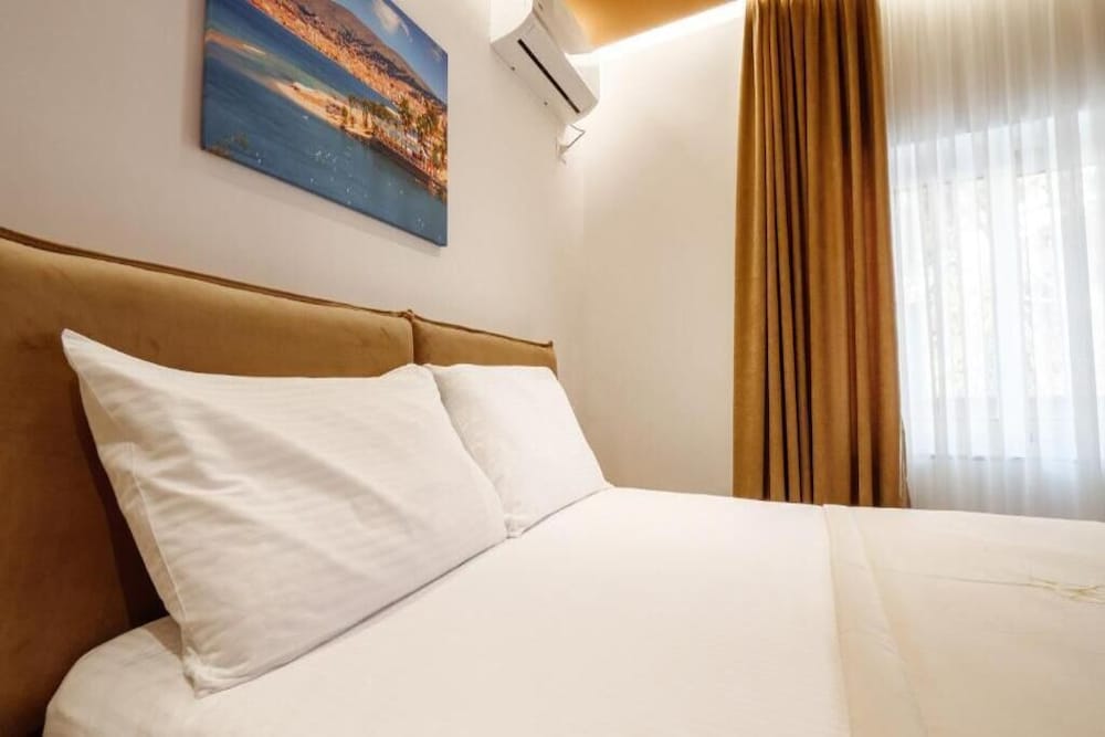 KRONOS Hotel Sarandë 2