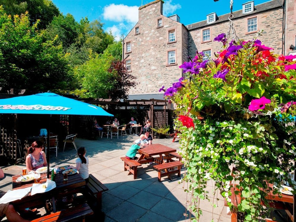 Royal Dunkeld Hotel 1