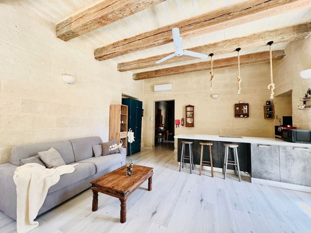 Bright Loft in Center • Near Grand Master Palace 1