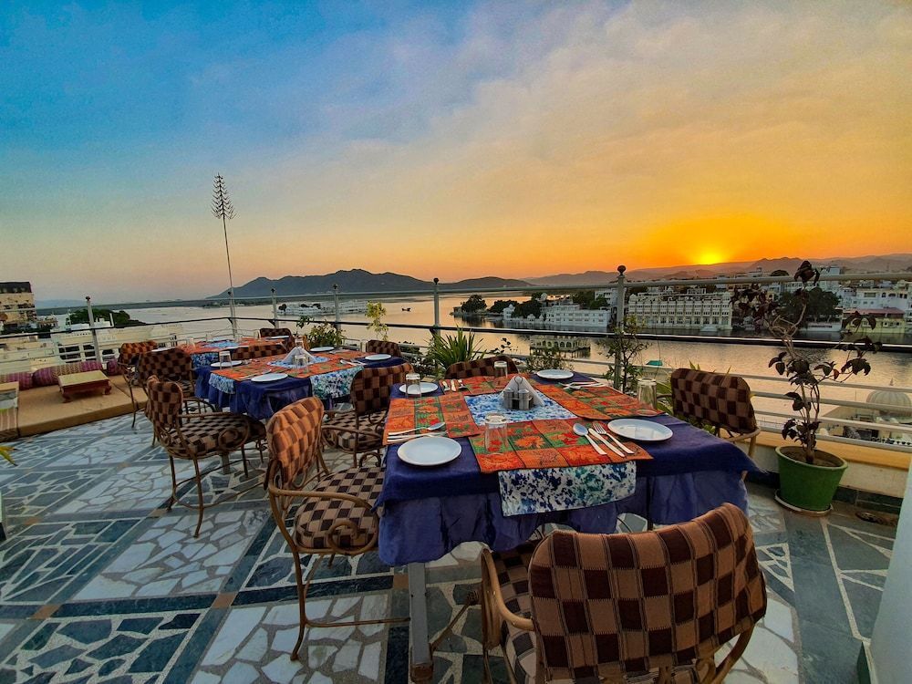 Hotel Mewar Haveli - At Lake Pichola 1