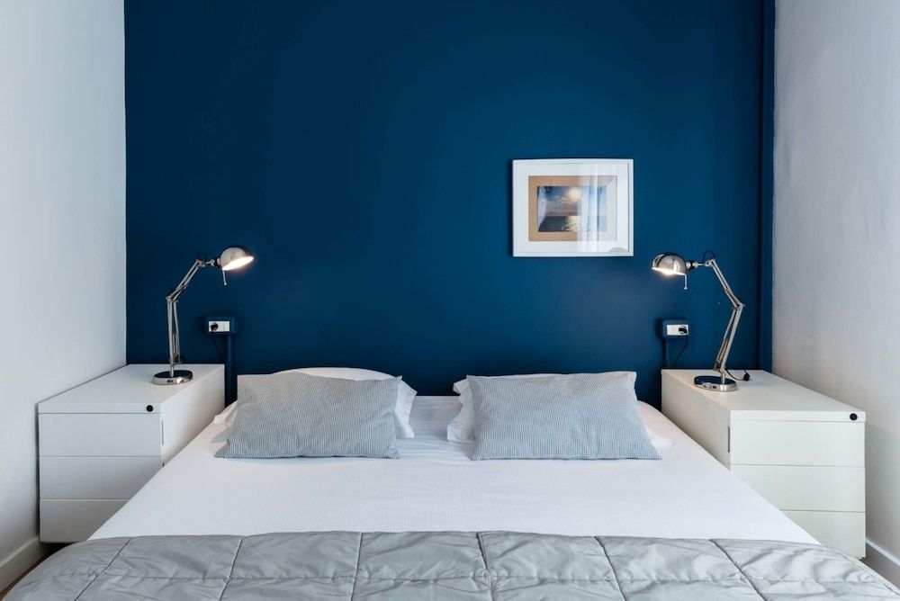AinB Barcelona Sants Apartments 2