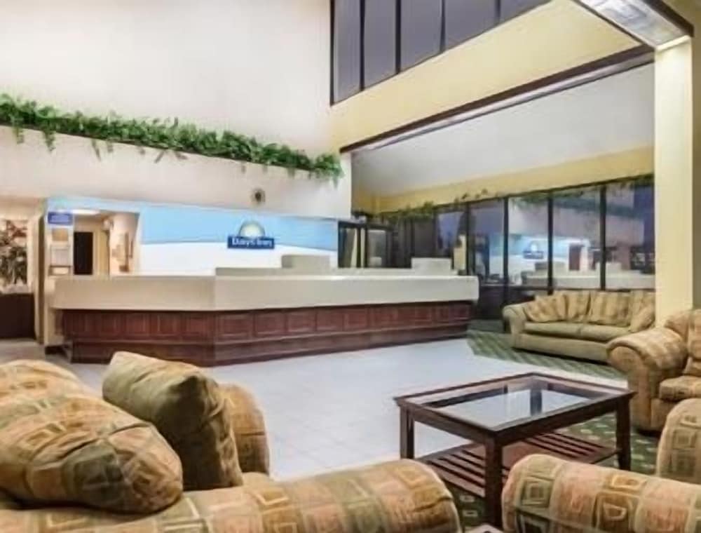 Days Inn by Wyndham Indianapolis Castleton 2