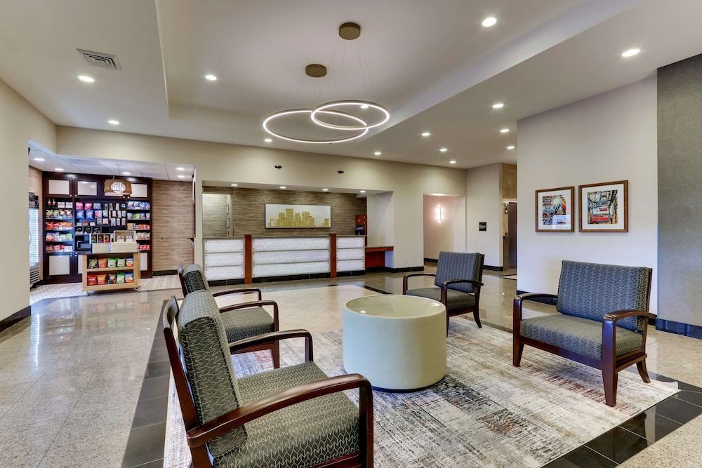 Drury Inn & Suites Orlando near Universal Orlando Resort 2