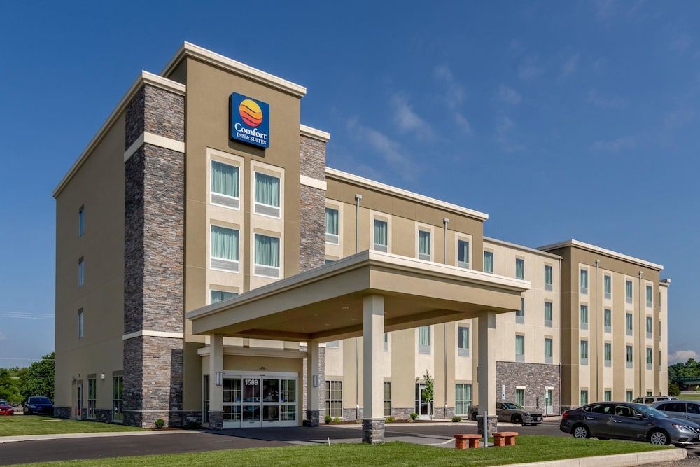 Comfort Inn & Suites - Harrisburg Airport - Hershey South 1