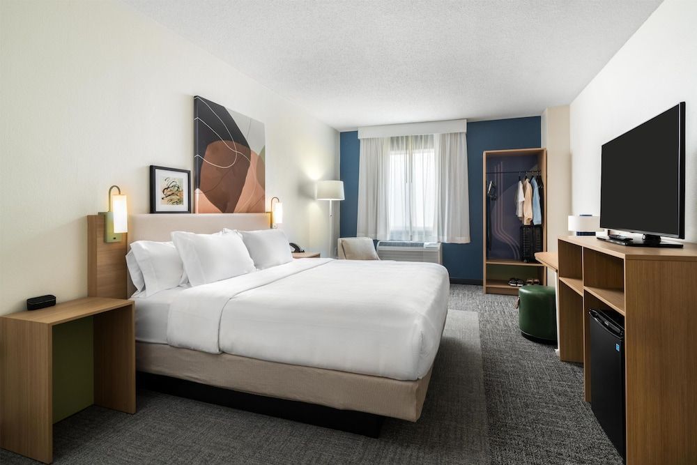 Spark by Hilton Palatine Arlington Heights 1