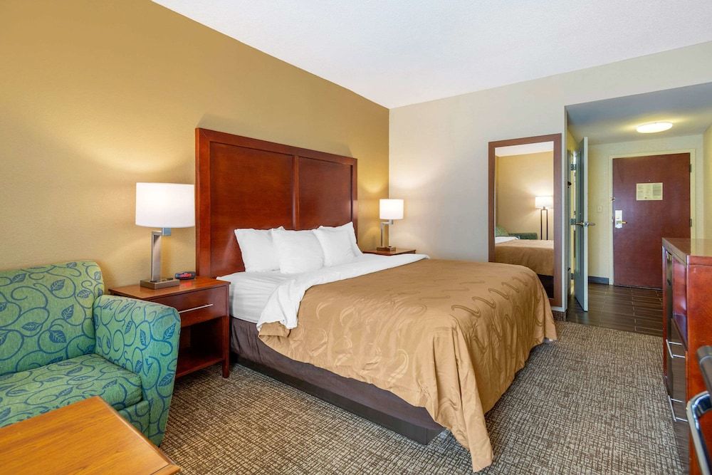 Quality Inn & Suites Olde Town 1